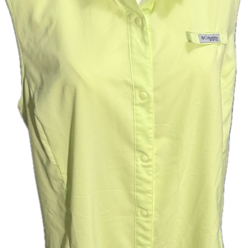 Columbia Women's Light Yellow Sleeveless Button Down Shirt
